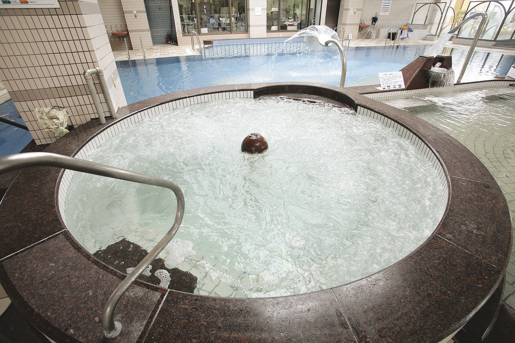 ［癒しの宿クアハウス白浜］平休日1泊2食付ペア宿泊券《東館》