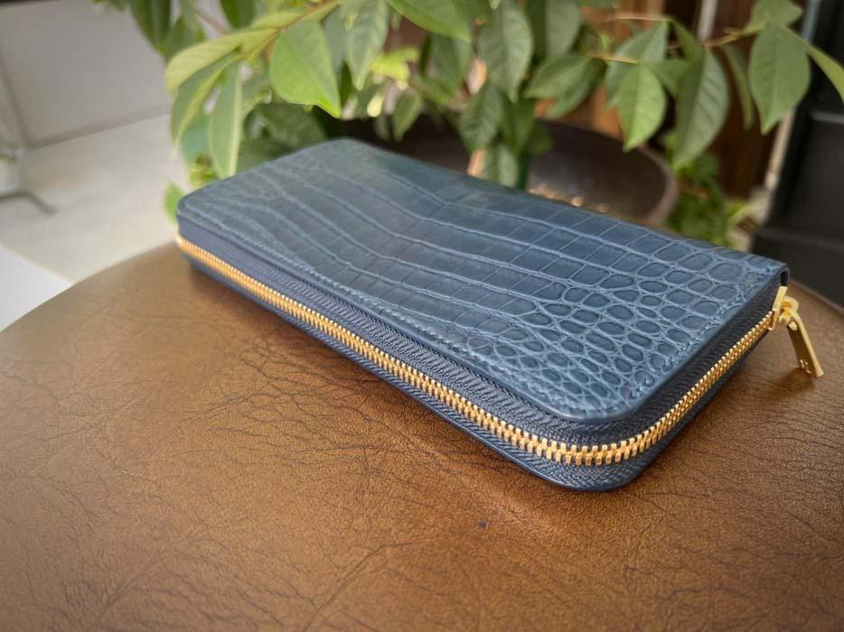 【極上】クロコダイルラウンドファスナー長財布 アイリスブルー
