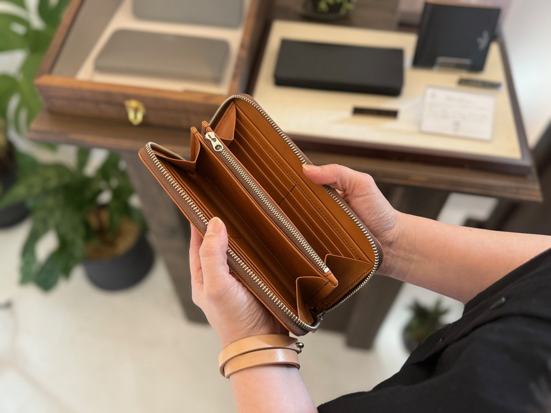 革職人が作った牛革ラウンドファスナー長財布［CML］
