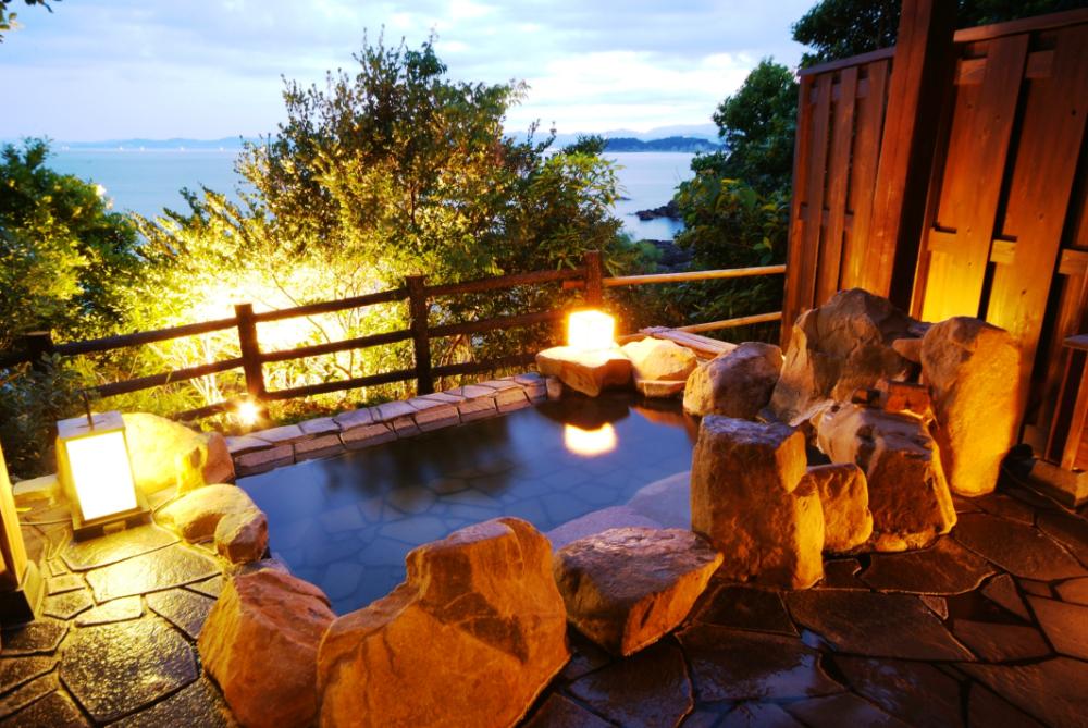 【浜千鳥の湯　海舟（共立リゾート）】平休日1泊2食付ペア宿泊券《暁の抄露天風呂付和洋室》