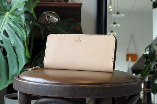 革職人が作った本革ラウンドファスナー長財布