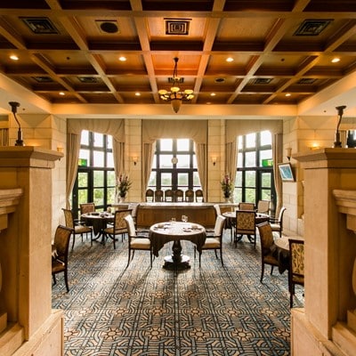 南紀白浜ゴルフ倶楽部＆リゾートホテル　平日1Rプレー＆スイートルーム宿泊ペアご利用券(1泊3食付)