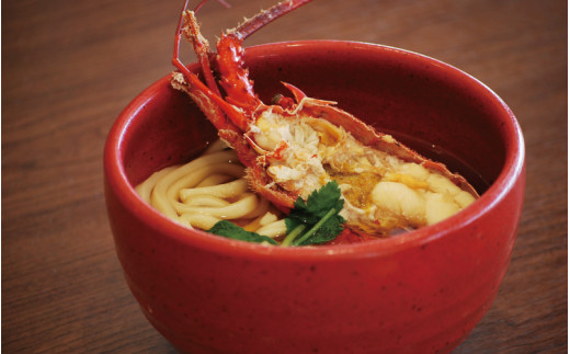 ＼期間限定・数量限定／ 南紀すさみの活き伊勢海老 約1kg(2～3匹)【日付指定必須】伊勢海老 伊勢エビ イセエビ 海老 えび エビ 活き 天然 すさみ町【eki109】