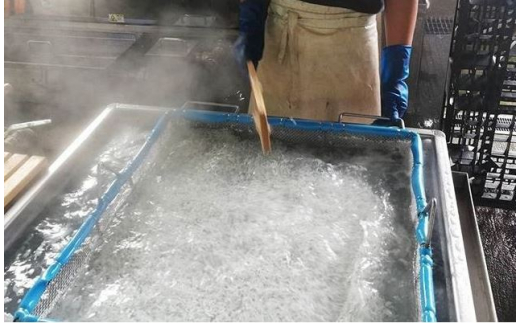 特選天日干しちりめん　木箱入り400g【冷蔵】 無添加 無着色 / しらす シラス ちりめん 冷蔵【mar111】