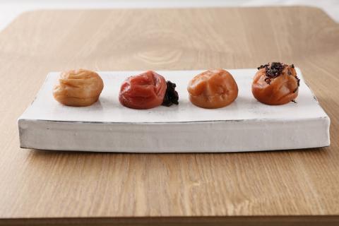 紀州南高梅 梅干し４種類セット計800g（200g×4箱）[中玉]２Ｌサイズ うめぼし 和歌山産 (化粧箱入)/紀伊国屋文左衛門本舗【ntbt287A】