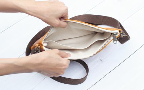 【ハンドメイド】鹿革で作ったシンプルデザインのサコッシュ ハンドメイド 手作り かばん カバン【yco001】