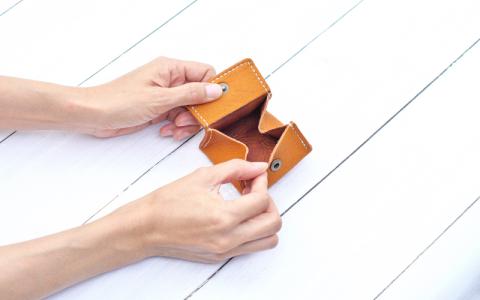 【ハンドメイド】鹿革で作ったシンプルデザインのコインボックス ハンドメイド 手作り 財布 コイン 小銭入れ コインボックス【yco006】