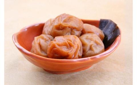 【ご家庭用】最高級紀州南高梅・大粒 食べ比べセット 1.4kg（700g×2種）　（はちみつ・こんぶ風味）【inm800-9B】