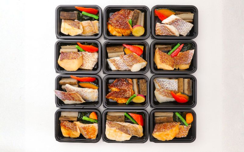 レンジで簡単！近大生まれマダイ惣菜 6種詰合せ（計12食入） | おかず お惣菜 西京漬け 近畿大学 詰め合わせ セット【akd012A】