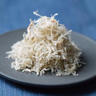 特選天日干しちりめん　木箱入り800g【冷蔵】 無添加 無着色 / しらす シラス ちりめん 冷蔵【mar110】