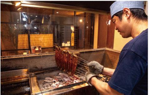 国産うなぎ 蒲焼 備長炭 炭火焼き 紀州職人焼 手焼き 大サイズ２枚(合計約300g)薬味付【北山グルメ市場】【miw100】