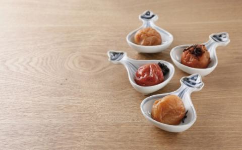 紀州南高梅 梅干し４種類セット計800g（200g×4箱）[中玉]２Ｌサイズ うめぼし 和歌山産 (化粧箱入)/紀伊国屋文左衛門本舗 【ntb287A】