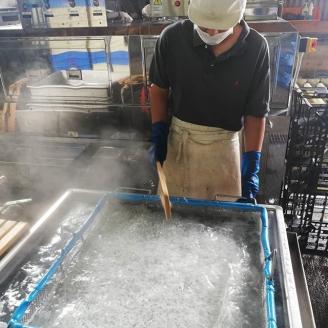 茹でたて釜揚げしらす　1kg(250g×4パック)【冷蔵】無添加・無着色 / しらす シラス 釜揚げ 小分け 冷蔵【mar101】