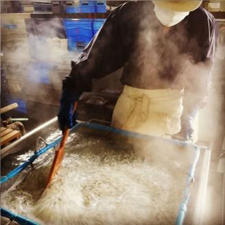 特上茹でたて釜揚げしらす　木箱入り1kg【冷蔵】無添加・無着色 / しらす シラス 釜揚げ 冷蔵【mar109】