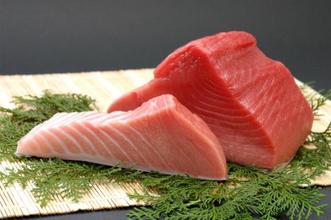 本マグロ トロ＆赤身セット240g（養殖）【3月発送】【配達日指定不可】濃厚な赤身と高級部位トロの鮪好きにはたまらないセット 【串本町×北山村】 高級 クロマグロ【nks113-3】