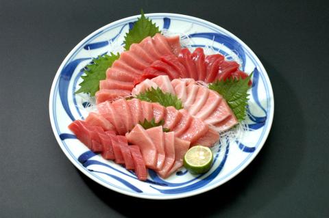 本マグロ トロ＆赤身セット240g（養殖）【2月発送】【配達日指定不可】濃厚な赤身と高級部位トロの鮪好きにはたまらないセット 【串本町×北山村】 高級 クロマグロ【nks113-2】