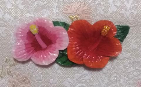 8月の帯留め（ハイビスカス）（兼ブローチ）【hms011】