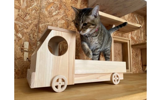 キャトラック2　～大工職人が作る猫トラック　爪とぎ付き～