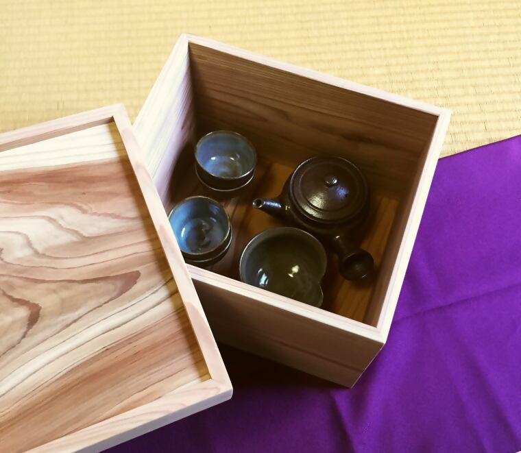 うづくり加工の高級箱膳【中サイズ】