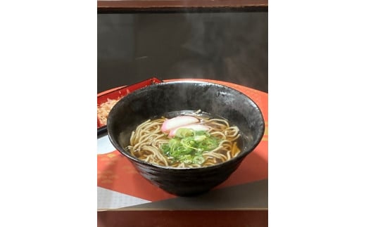 大山産そば粉と大山こむぎで作った大山そば4食セット