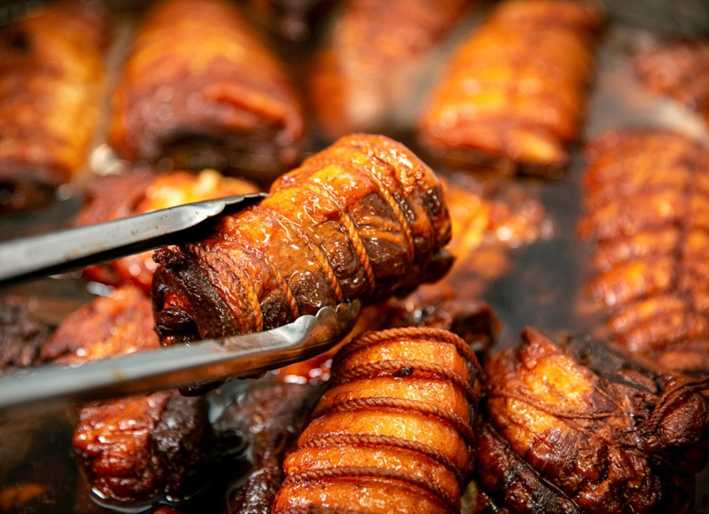 お肉を愛するラーメン屋 悟空がお届けする牛骨しおラーメン2食＋特製チャーシュー5枚セット