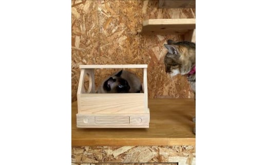 キャトラック2　～大工職人が作る猫トラック　爪とぎ付き～