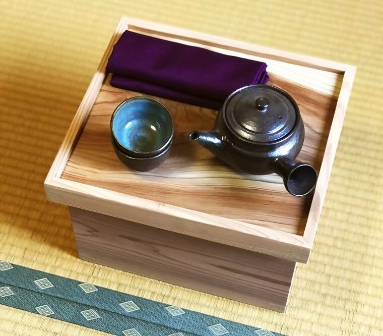 うづくり加工の高級箱膳【中サイズ】