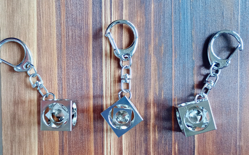 【77008】マジックキューブキーホルダー（真鍮）3個