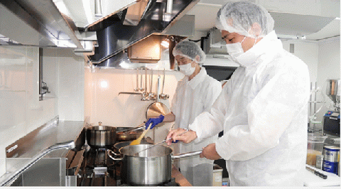 【53010】日本一の田村牛と伝説のシェフがコラボした至高のレトルトカレー（４Ｐ）