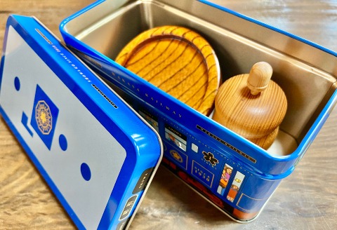 247．両面コースター・七味入（若桜鉄道　列車缶セット）