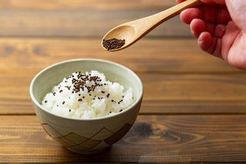 132．ゆず胡椒1個　焙煎えごま（実）1個　セット