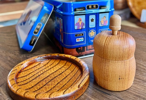 247．両面コースター・七味入（若桜鉄道　列車缶セット）