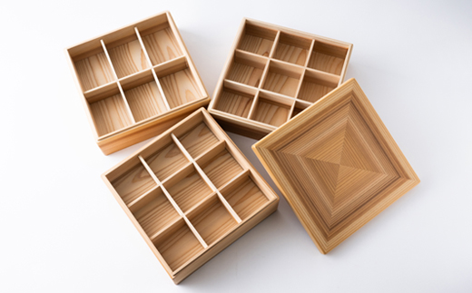 森の宝箱(木目が美しい智頭杉の3段箱)