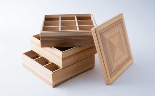 森の宝箱(木目が美しい智頭杉の3段箱)