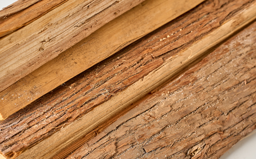 智頭の薪　スギ乾燥薪36cm大中割　約7kg　【Sボックス】