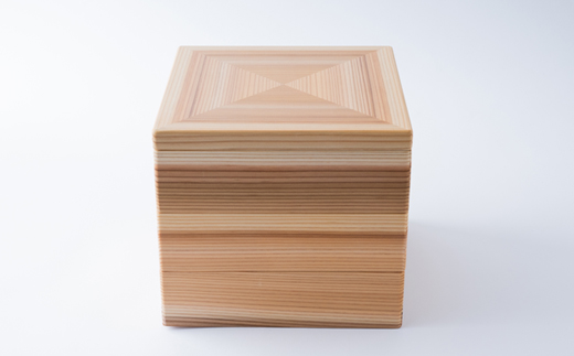 森の宝箱(木目が美しい智頭杉の3段箱)