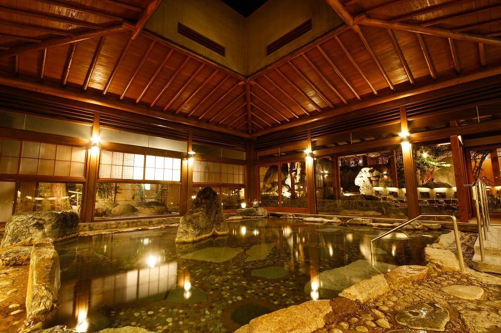 ≪2026年9月30日までの利用限定≫【三朝温泉 依山楼岩崎】平休日1泊2食付 ペア宿泊券《【山水閣】和室12.5畳》