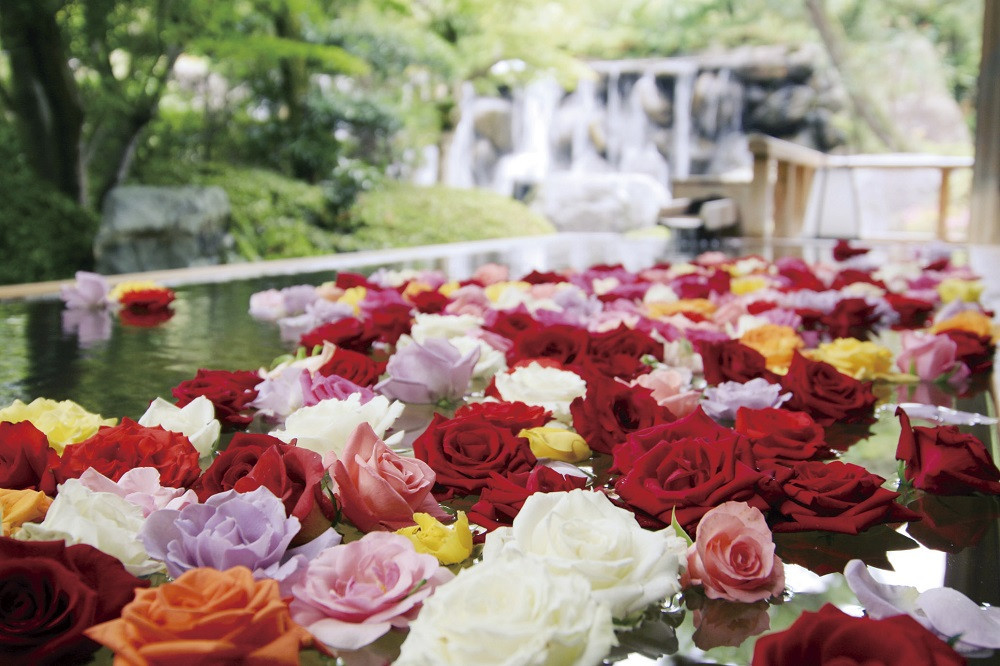 【三朝館】平休日1泊2食付 ペア宿泊券《スイートルーム瑞木》