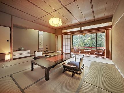 三朝温泉 万翆楼 ハイグレード 和室ペア宿泊券（1泊2食付き）【GW、お盆、年末年始等ご利用不可日有】