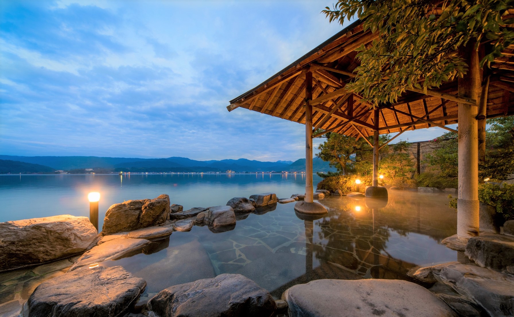 190K.はわい温泉･東郷温泉旅館宿泊利用券〔燕趙園入園チケット2名様分付〕