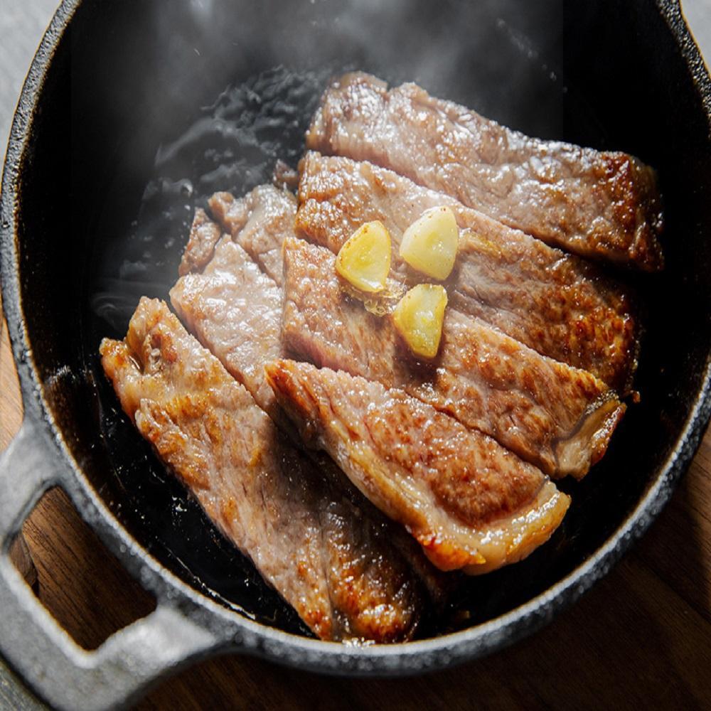 鳥取和牛希少部位ステーキ「カタサンカク」2枚(200g)  671