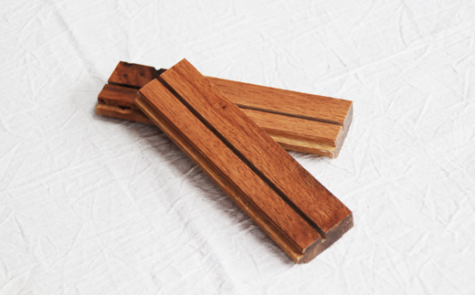 木製カードスタンド