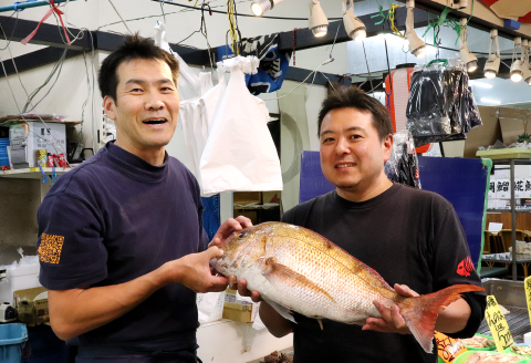 鳥取県産 訳あり蒸し松葉ガニ 600g以上2枚