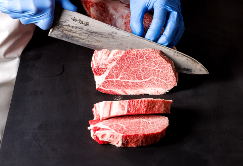 【A5】鳥取和牛ヒレステーキ 2枚【300g A5等級 ヒレ ステーキ 赤身肉 最高級部位 鳥取 和牛 ご自宅用 ギフト 熨斗 プレゼント お取り寄せ グルメ 冷凍】