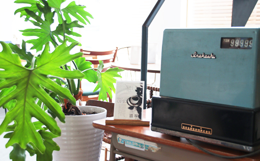 木製カードスタンド