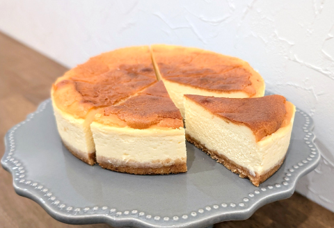 チーズケーキ（14cmホール）