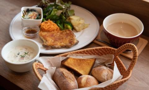 YP-04　よしぱんのランチ＆パン商品券（1,500円相当分）