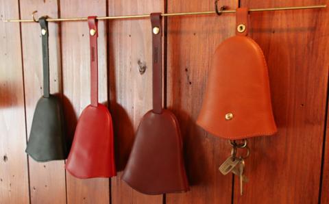 本革製ベル型キーケース＜カラー：ワイン＞