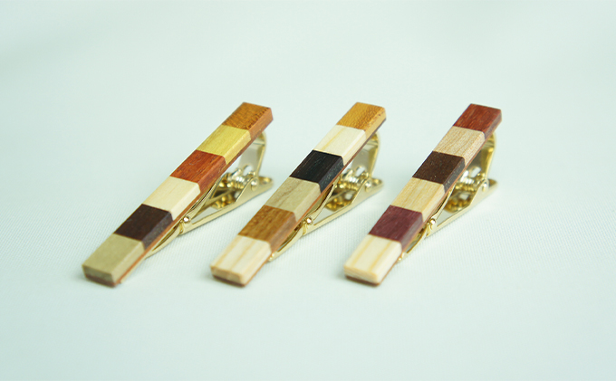 寄木のボーダーネクタイピン