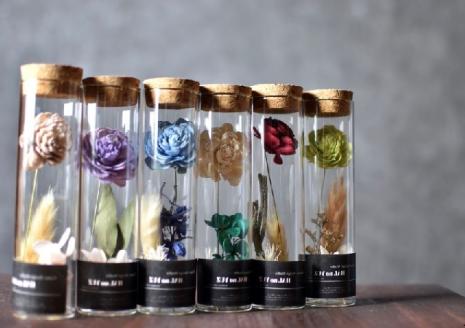 並べて可愛いコルク瓶のボタニカルフラワー　大きいサイズ　/　1点もの　カラフル　自然　なごみ 春の柚　0822